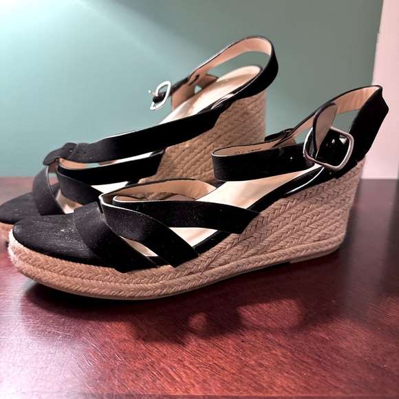 Ardene Shoes - Ardene wedge sandals